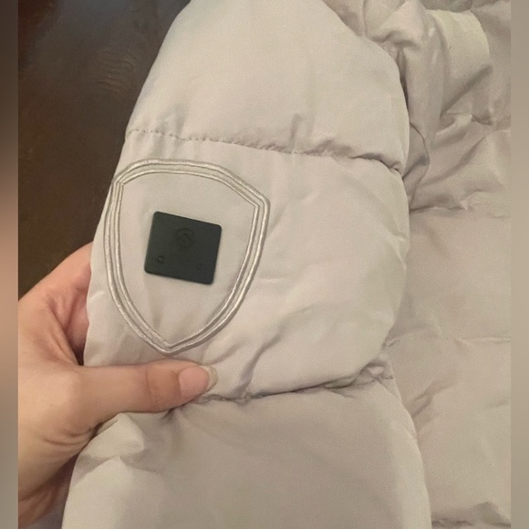 Women’s Long Hooded Puffer Coat - Picture 5 of 5